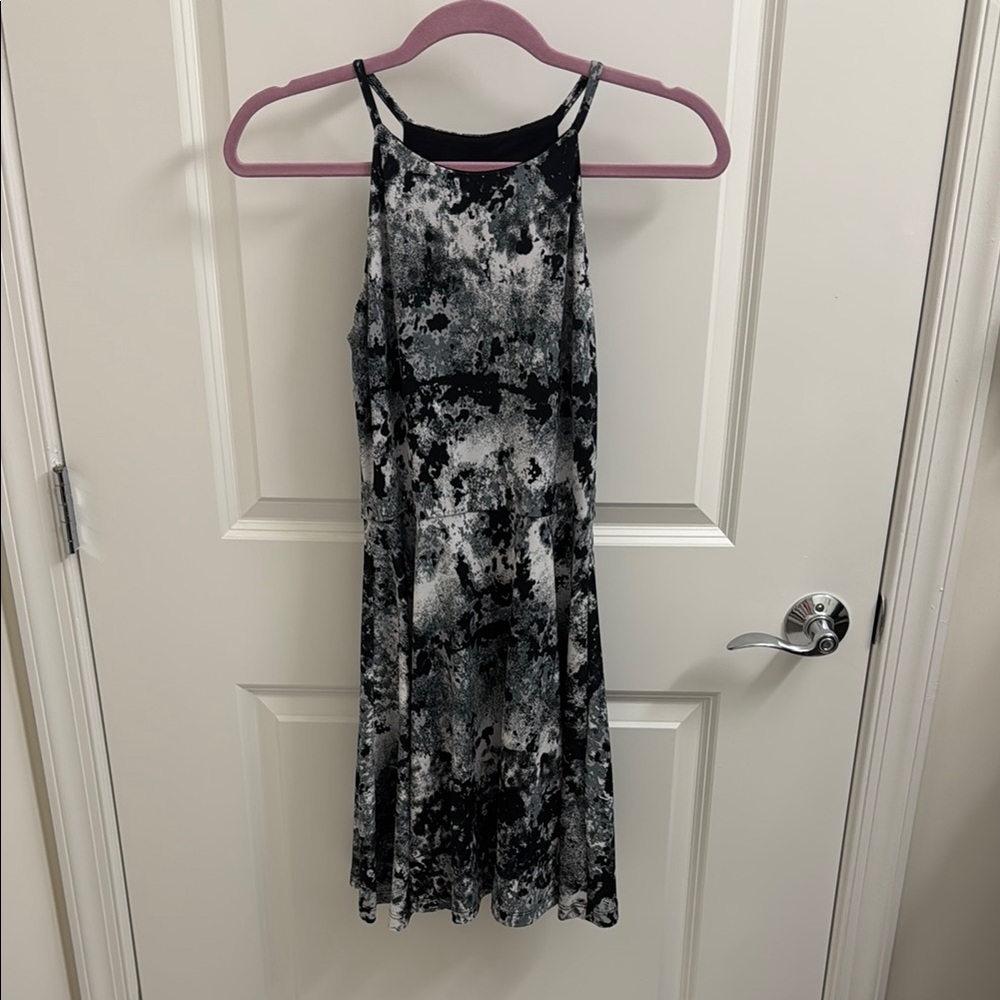Black and Gray Sleeveless Dress
